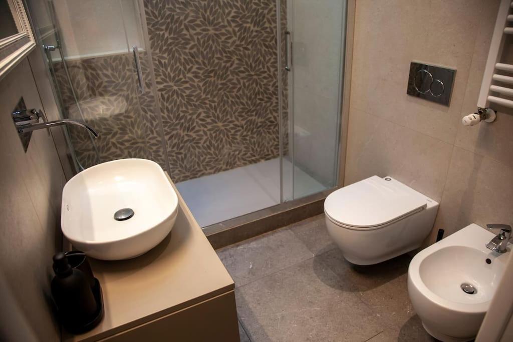 Modern And Stylish Flat Next To Metro Appartement